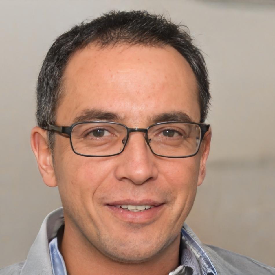 Portrait de Marc Dubois, formateur expert en planification budgétaire